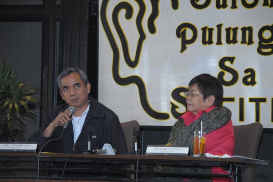 Undersecretary Alexander Pama with Deedee Siytangco, Bulong Pulungan moderator.